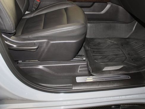 Used 2024 GMC Sierra 1500 Elevation w/ Elevation Premium Package image 11