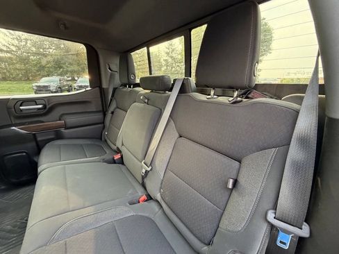 Used 2021 Chevrolet Silverado 1500 LT Trail Boss w/ Convenience Package II AWD/4WD image 8