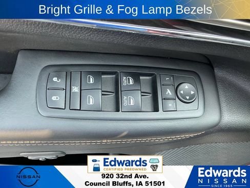 Used 2013 Jeep Grand Cherokee Overland Summit AWD/4WD image 26