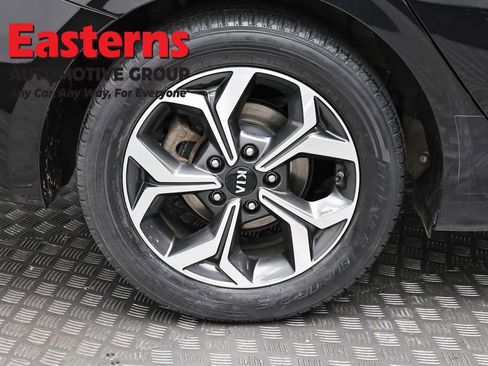 Used 2020 Kia Forte LXS FWD image 29