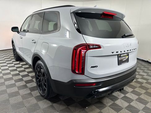 Used 2022 Kia Telluride EX w/ EX Premium Package AWD/4WD image 3
