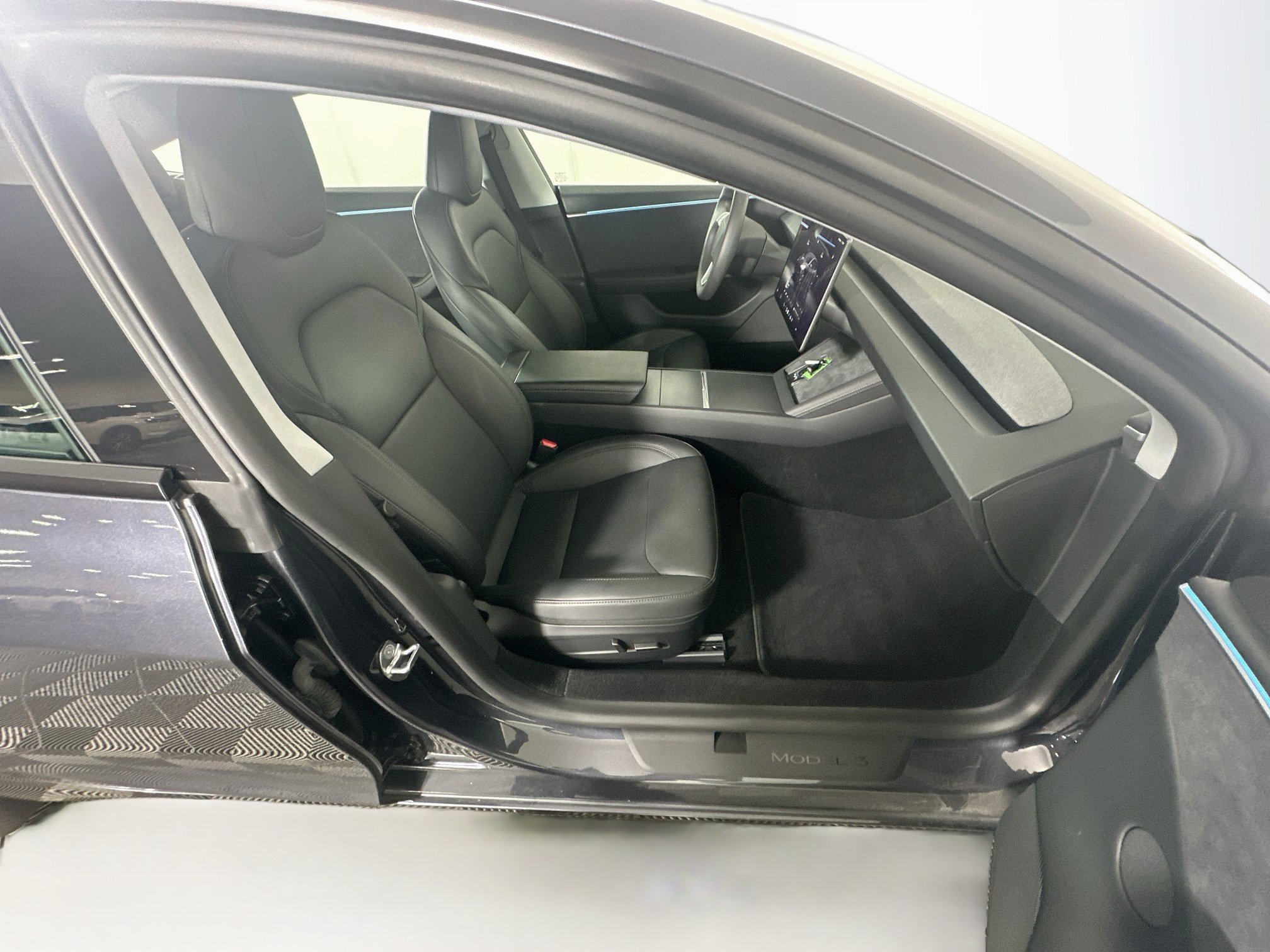 Used 2025 Tesla Model 3 Long Range AWD/4WD image 30