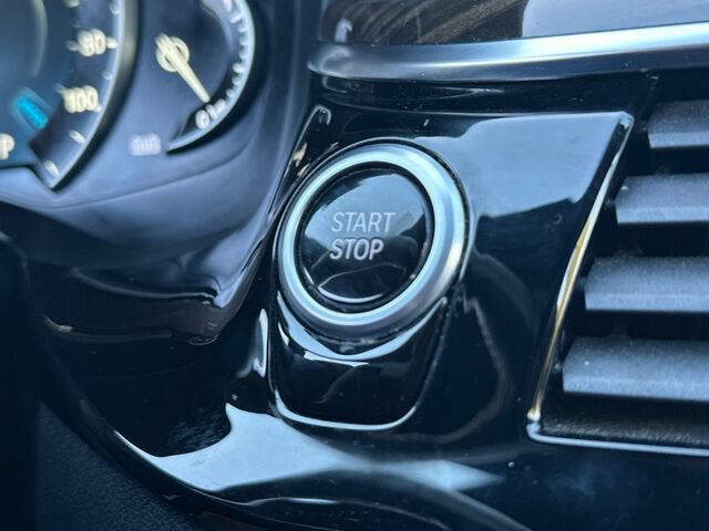 Used 2019 BMW 530e w/ Convenience Package RWD image 26
