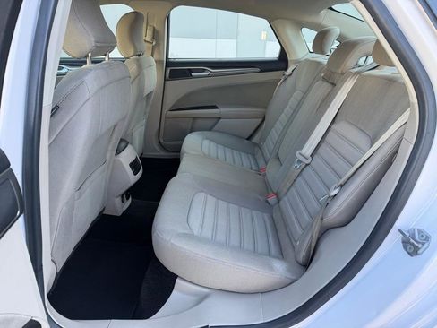 Used 2017 Ford Fusion SE image 23
