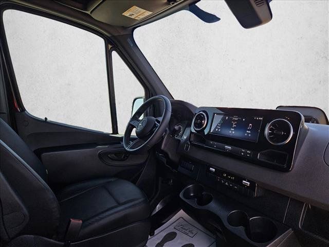 Used 2025 Mercedes-Benz Sprinter 2500 image 11