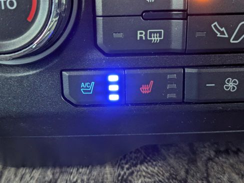Used 2019 Ford F250 Lariat w/ Lariat Ultimate Package AWD/4WD image 25