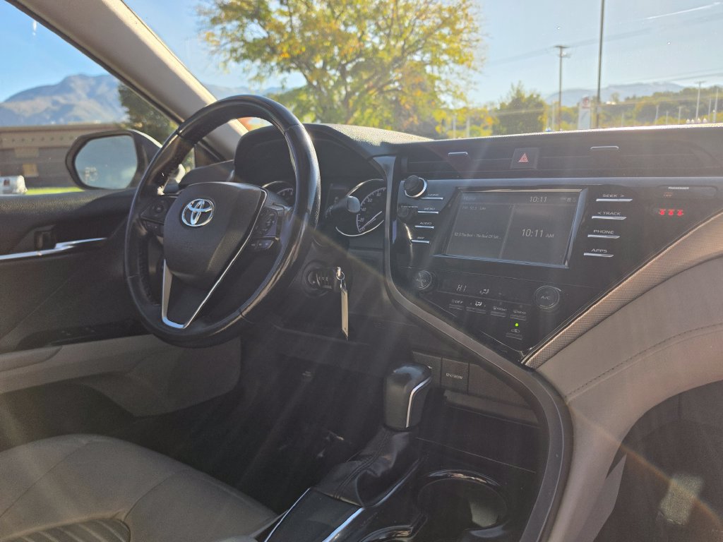 Used 2019 Toyota Camry SE FWD image 14