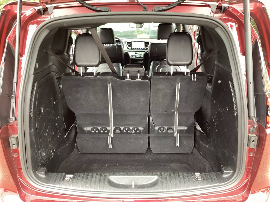 Used 2023 Chrysler Pacifica Touring-L w/ S Appearance Package FWD image 18