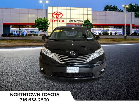 Used 2014 Toyota Sienna XLE w/ Entertainment Package AWD/4WD image 5