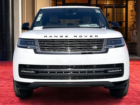 New 2026 Land Rover Range Rover Long Wheelbase SE image 2