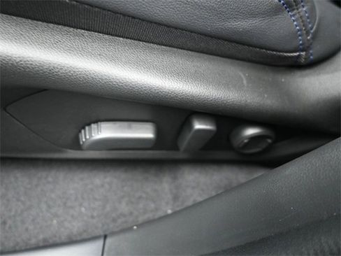 Certified 2025 Subaru Forester Limited image 19