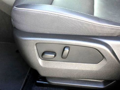 Used 2023 Buick Envision Essence image 11