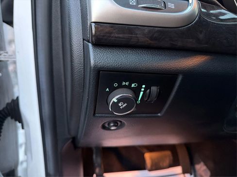 Used 2013 Jeep Grand Cherokee Laredo w/ Laredo E Group image 22