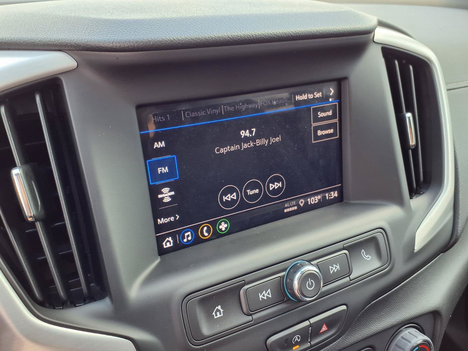 Used 2024 GMC Terrain SLE FWD image 4