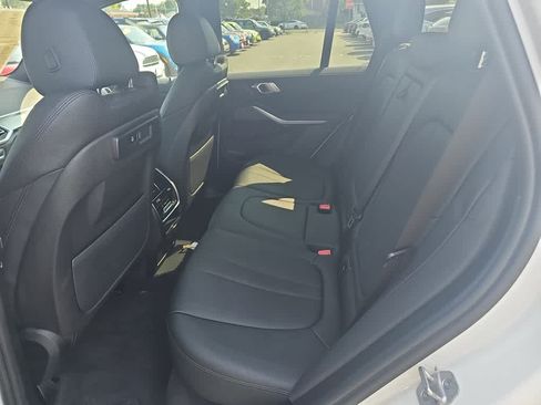 Used 2022 BMW X5 xDrive40i w/ Parking Assistance Package AWD/4WD image 14