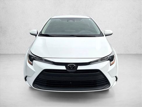 Certified 2024 Toyota Corolla LE FWD image 2