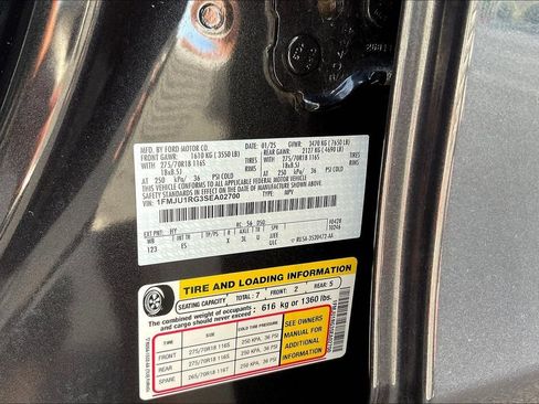 Used 2025 Ford Expedition Tremor AWD/4WD image 19