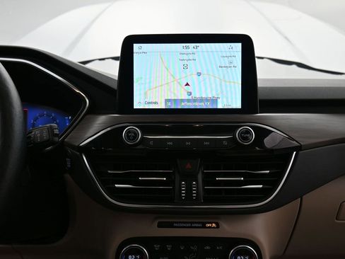 Used 2020 Ford Escape Titanium image 13