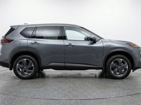 Used 2025 Nissan Rogue SV AWD/4WD image 11