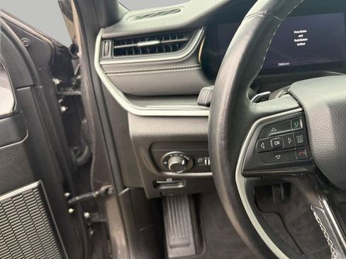 Used 2022 Jeep Grand Cherokee L Laredo image 13