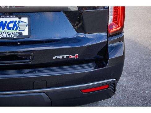 Used 2022 GMC Yukon AT4 w/ Technology Package image 12
