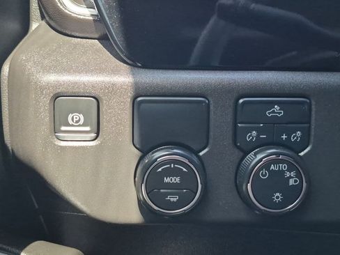 Used 2024 Chevrolet Silverado 1500 LT RWD image 17