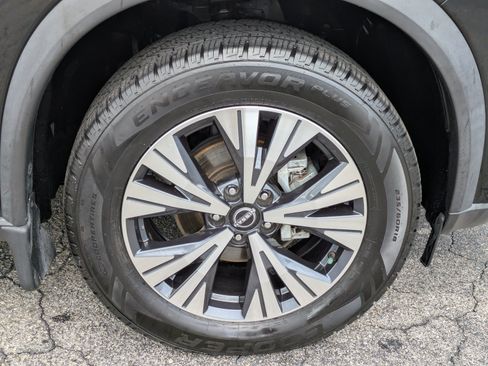 Used 2023 Nissan Rogue SV FWD image 9