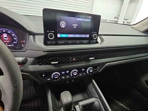 Used 2025 Honda Accord SE image 13
