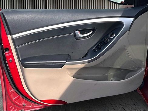Used 2014 Hyundai Elantra GT w/ Option Group 03 image 22