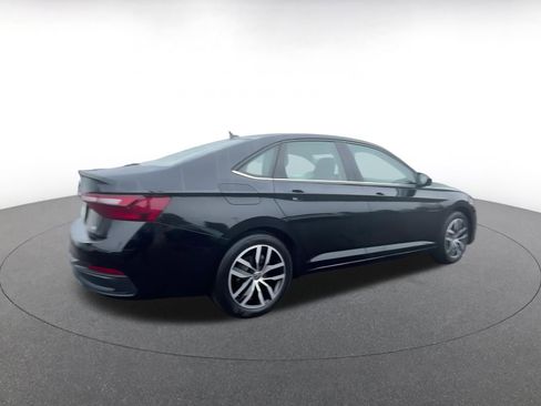 Used 2025 Volkswagen Jetta SE image 15