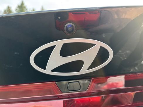 Used 2024 Hyundai Elantra SEL image 15