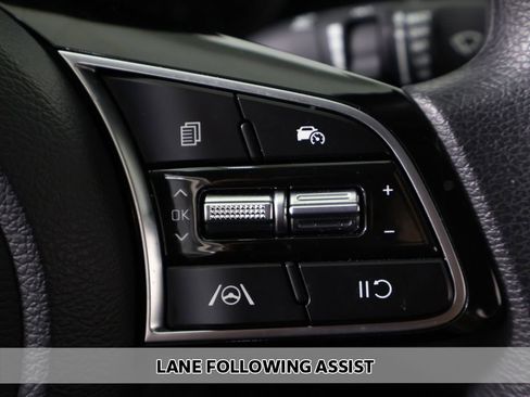 Used 2023 Kia Forte LXS w/ LXS Technology Package FWD image 3