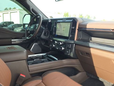 Used 2025 Ford F350 King Ranch w/ FX4 Off-Road Package image 20