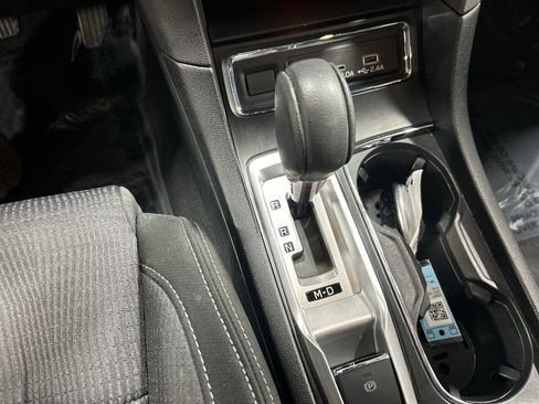 Used 2023 Subaru Ascent Premium w/ Convenience Package image 17