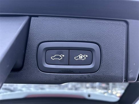 Used 2024 Volvo XC60 B5 Plus w/ Protection Package Premier image 14