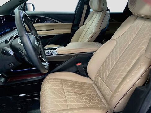 Used 2026 Cadillac Lyriq Signature Luxury w/ Nappa Leather Package AWD/4WD image 22