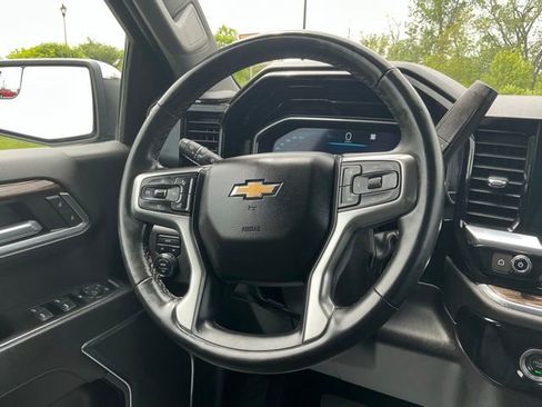 Used 2023 Chevrolet Silverado 1500 LT AWD/4WD image 23