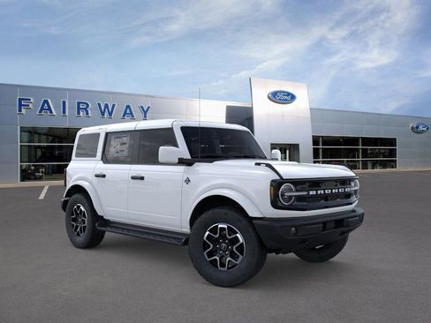 New 2026 Ford Bronco Outer Banks image 37