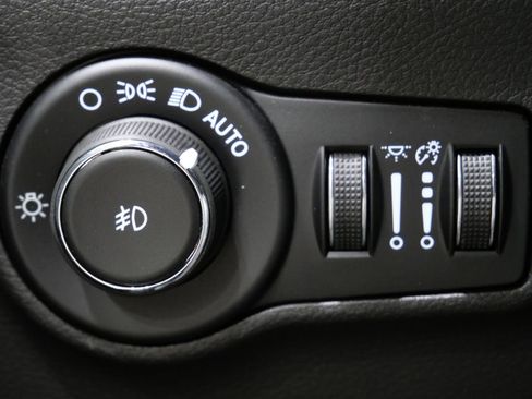 New 2026 Jeep Compass Latitude image 14