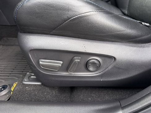 Used 2023 Toyota RAV4 SE image 17