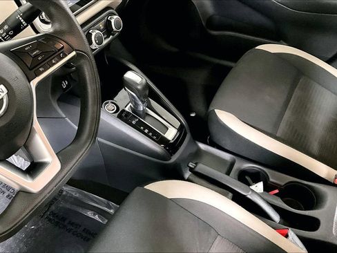 Used 2021 Nissan Versa SV image 17