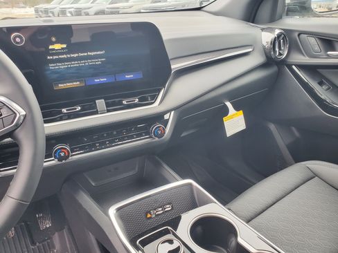 New 2026 Chevrolet Equinox LT w/ Convenience Package II FWD image 15