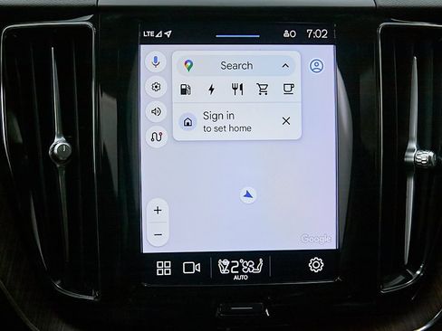 Certified 2023 Volvo XC60 T8 Plus image 28