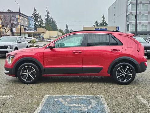 New 2025 Kia Niro EX image 2