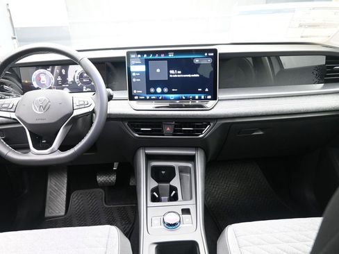 New 2026 Volkswagen Tiguan S FWD image 9