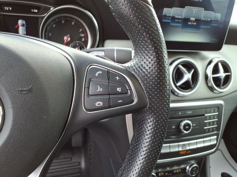 Certified 2020 Mercedes-Benz GLA 250 4MATIC image 17