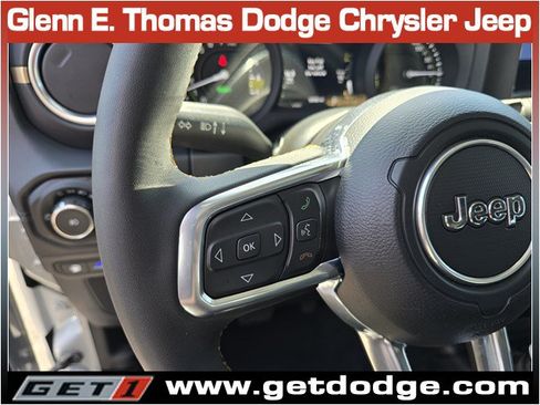 Used 2024 Jeep Wrangler Unlimited Sahara w/ Technology Group AWD/4WD image 21
