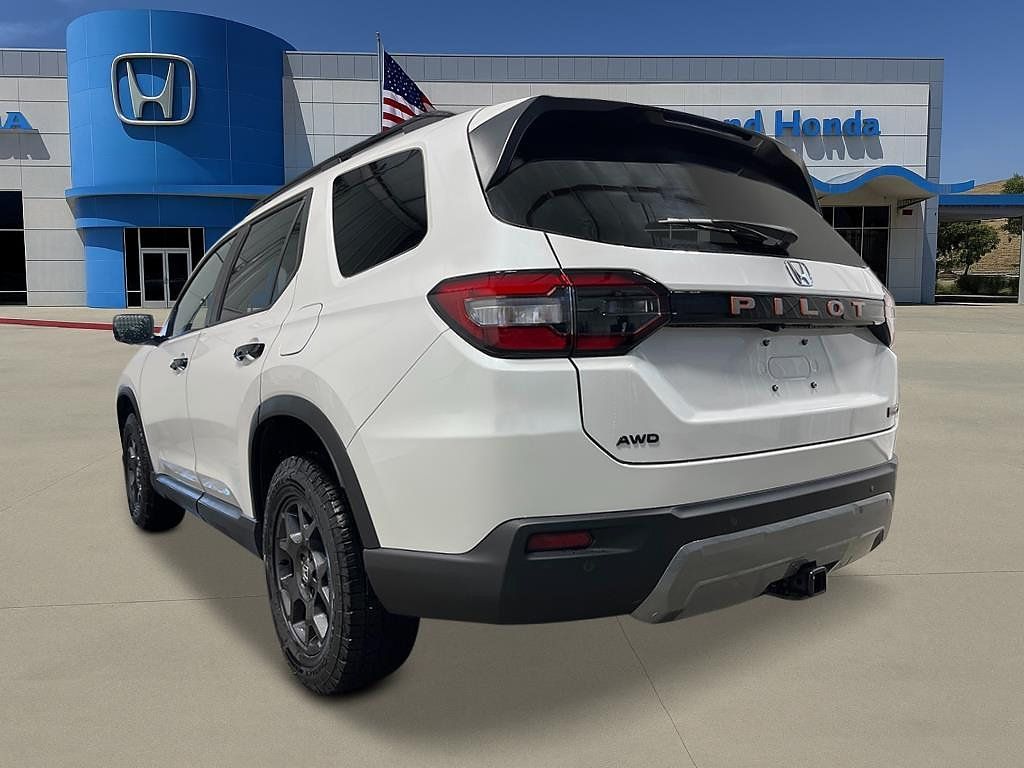 New 2026 Honda Pilot TrailSport image 3