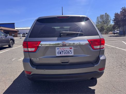 Used 2012 Jeep Grand Cherokee Laredo AWD/4WD image 6