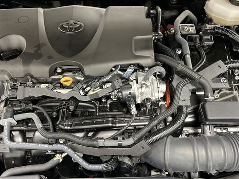 Used 2025 Toyota Camry SE w/ Convenience Package AWD/4WD image 26